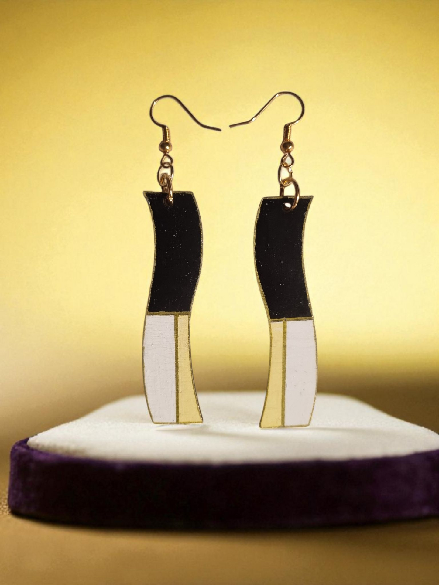 Wavy Style Dangle Earrings