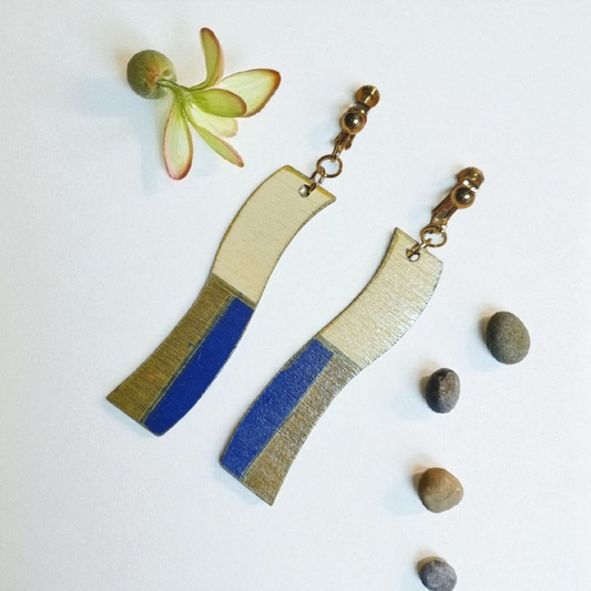 Wavy Style Dangle Earrings